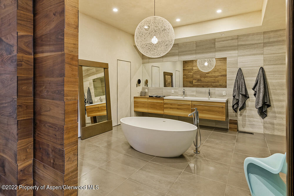 352 East Reds Road Aspen, CO 81611 - Photo 23 of 46 352eReds_WEB22091229