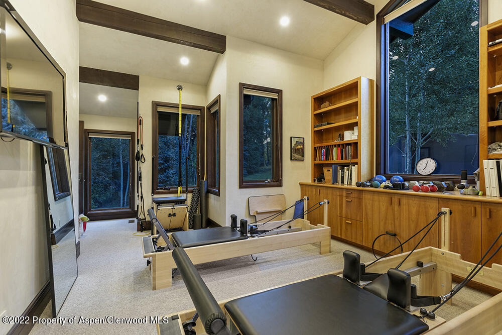 352 East Reds Road Aspen, CO 81611 - Photo 42 of 46 352eReds_WEB22091225