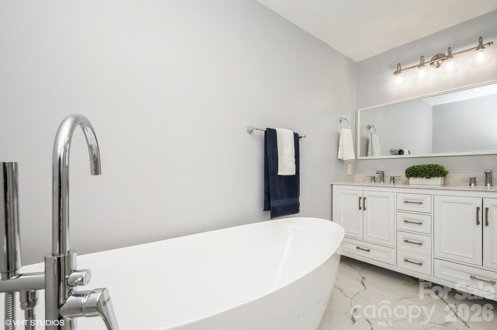 13822 Queens Harbor Road, Unit H Charlotte, NC 28278 - Photo 17 of 38