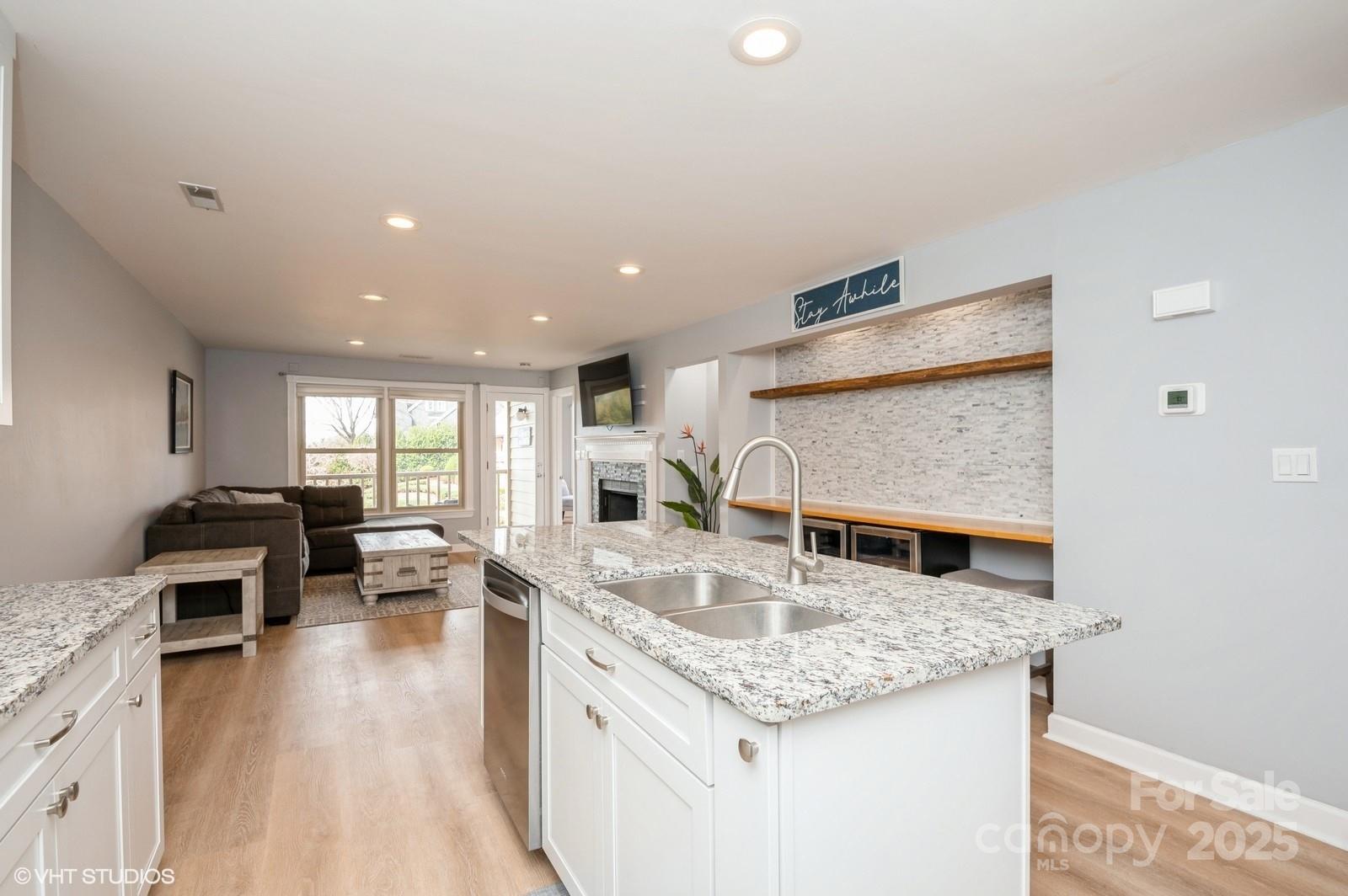 13822 Queens Harbor Road, Unit H Charlotte, NC 28278 - Photo 9 of 37