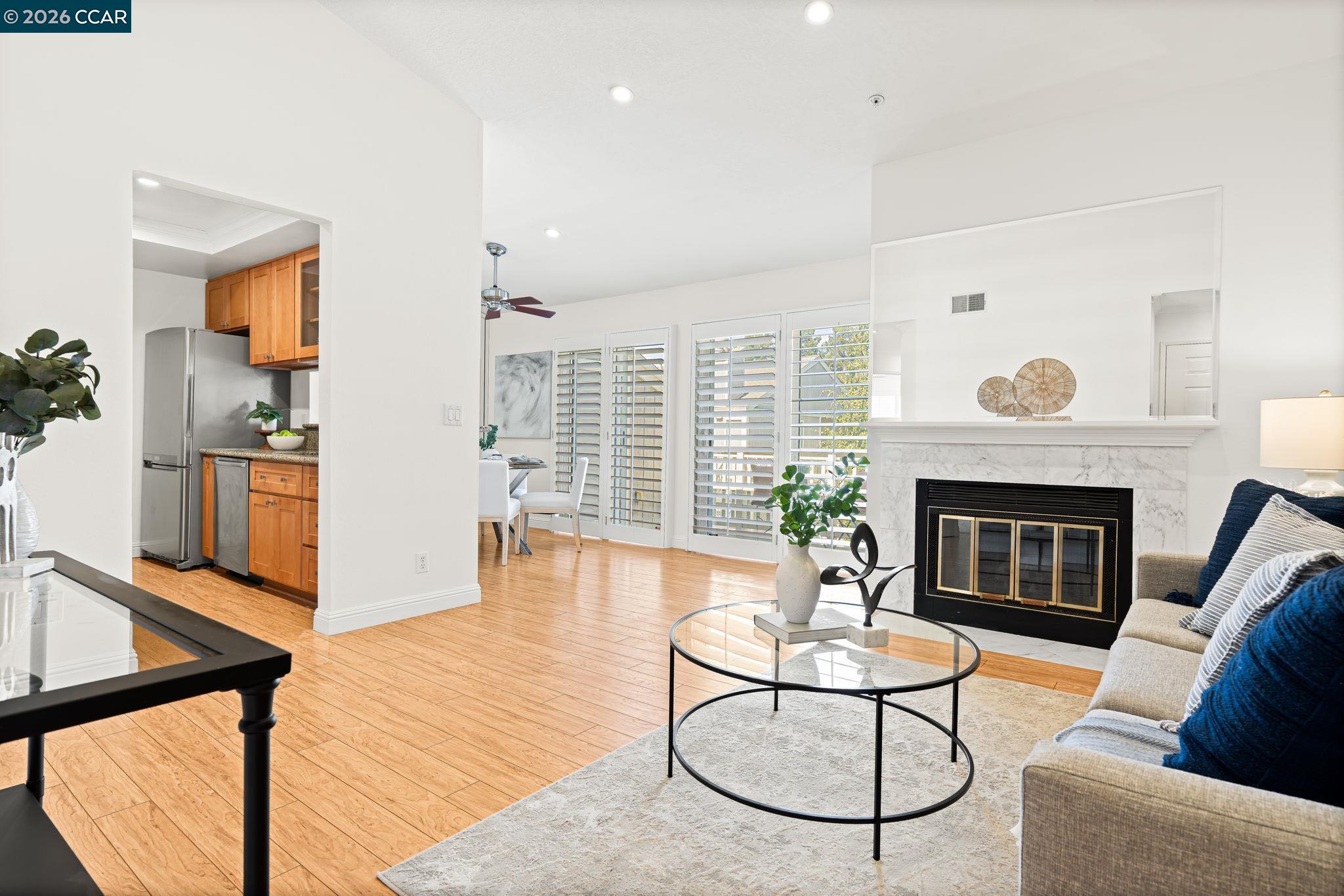 2709 Oak Road, Unit R Walnut Creek, CA 94597 - Photo 3 of 18 Gallery Image 3
