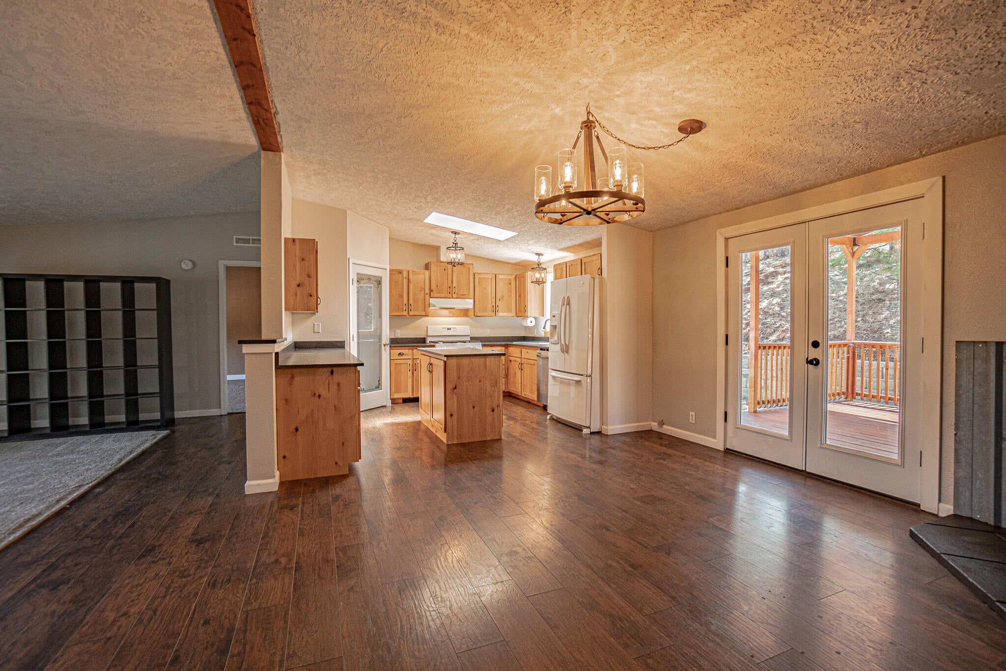 79 Regent Place Eagle Point, OR 97524 - Photo 8 of 38 DSC07873-HDR