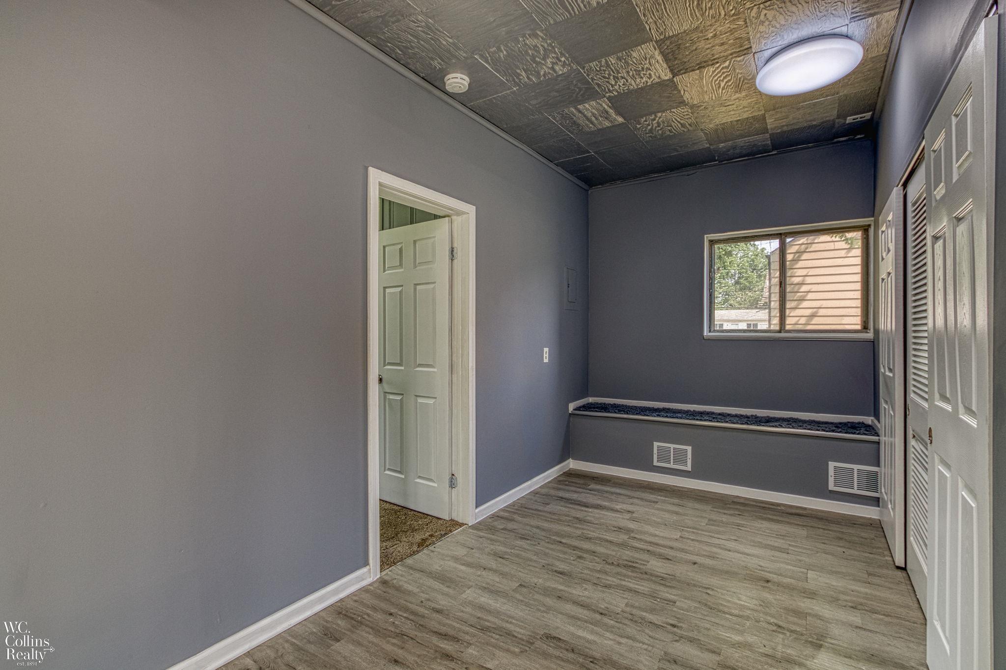 23149 Rausch Avenue Eastpointe, MI 48021 - Photo 33 of 48 50117017-32.JPG