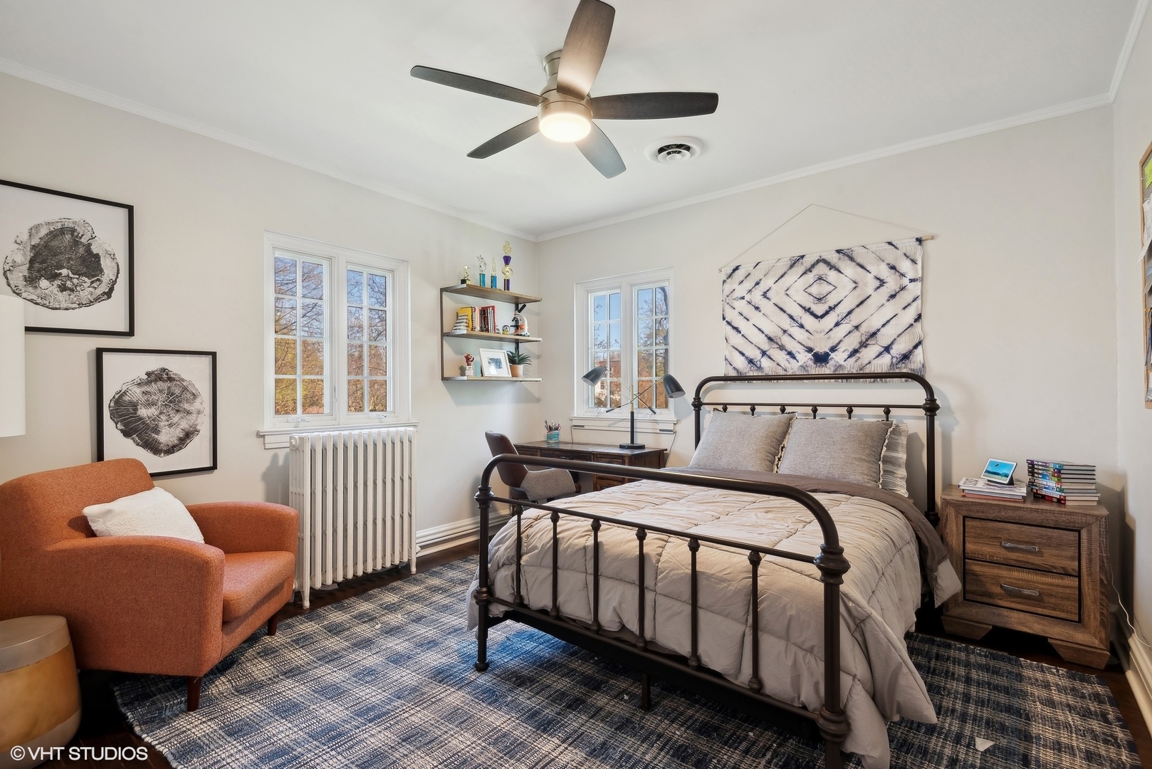 1701 Forest Avenue Wilmette, IL 60091 - Photo 22 of 35 a bedroom with a bed and a couch