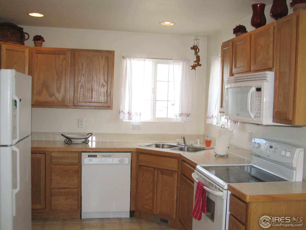 6887 McClellan Road Wellington, CO 80549 - Photo 5 of 25 All kitchen appliances included