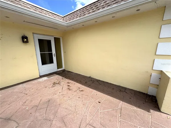 $2,500 | 610 Indian Rocks Road North, Unit 103, Belleair Bluffs, FL 33770