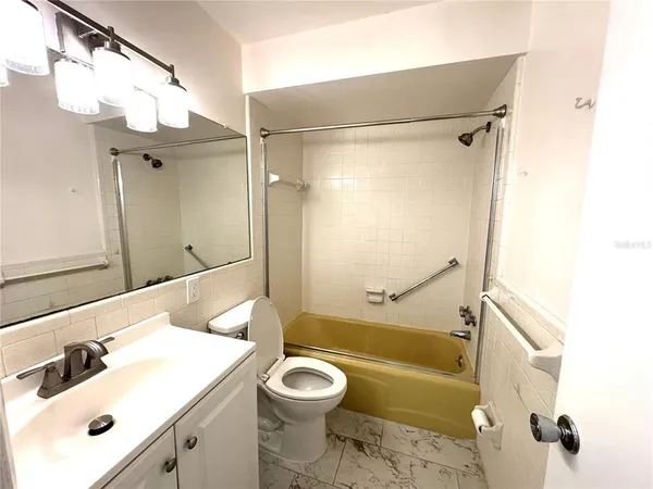 $2,500 | 610 Indian Rocks Road North, Unit 103, Belleair Bluffs, FL 33770