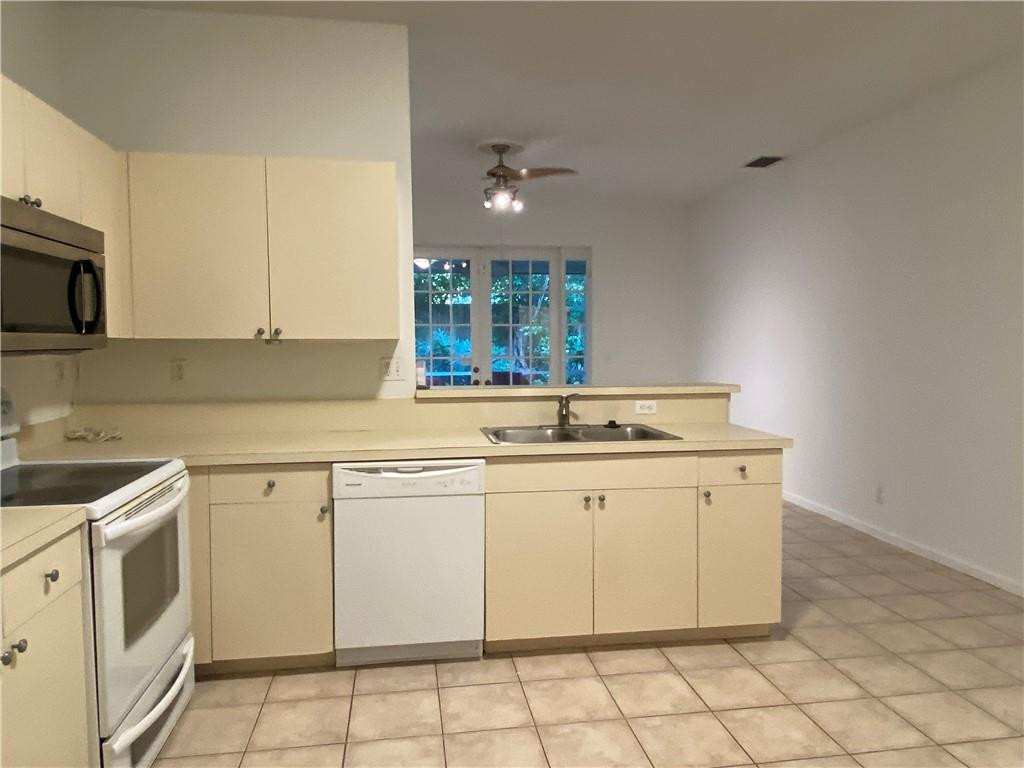 5821 Eagle Cay Lane Pompano Beach, FL 33073 - Photo 4 of 23 Photo 4