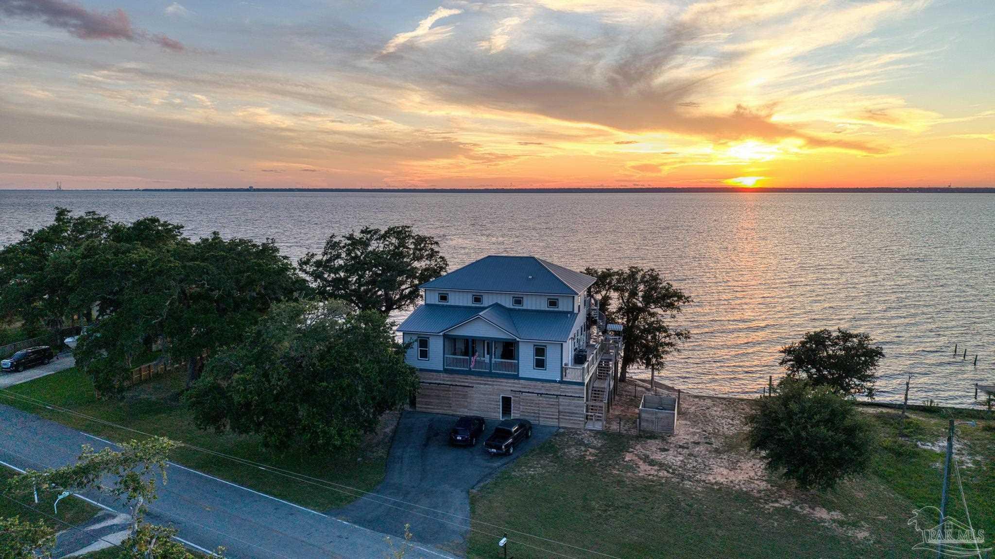 305 Garcon Point Road Milton, FL 32583 - Photo 8 of 37