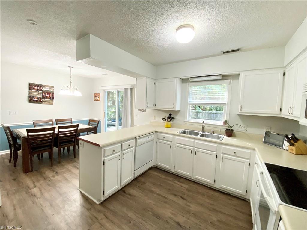 6309 Ridge Haven Road Greensboro, NC 27410 - Photo 6 of 26 Gallery Image 6