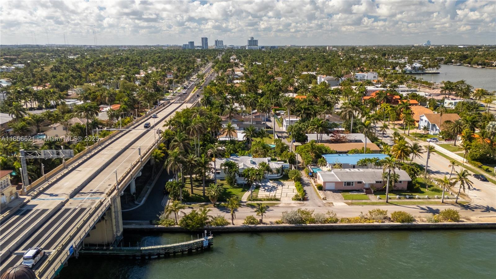 701 Hollywood Boulevard, Unit 701 Hollywood, FL 33019 - Photo 26 of 27 a view of a city