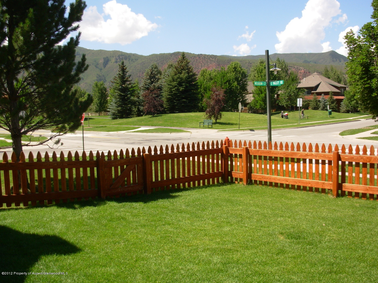 405 Meadow Court Basalt, CO 81621 - Photo 25 of 25 a view of a park