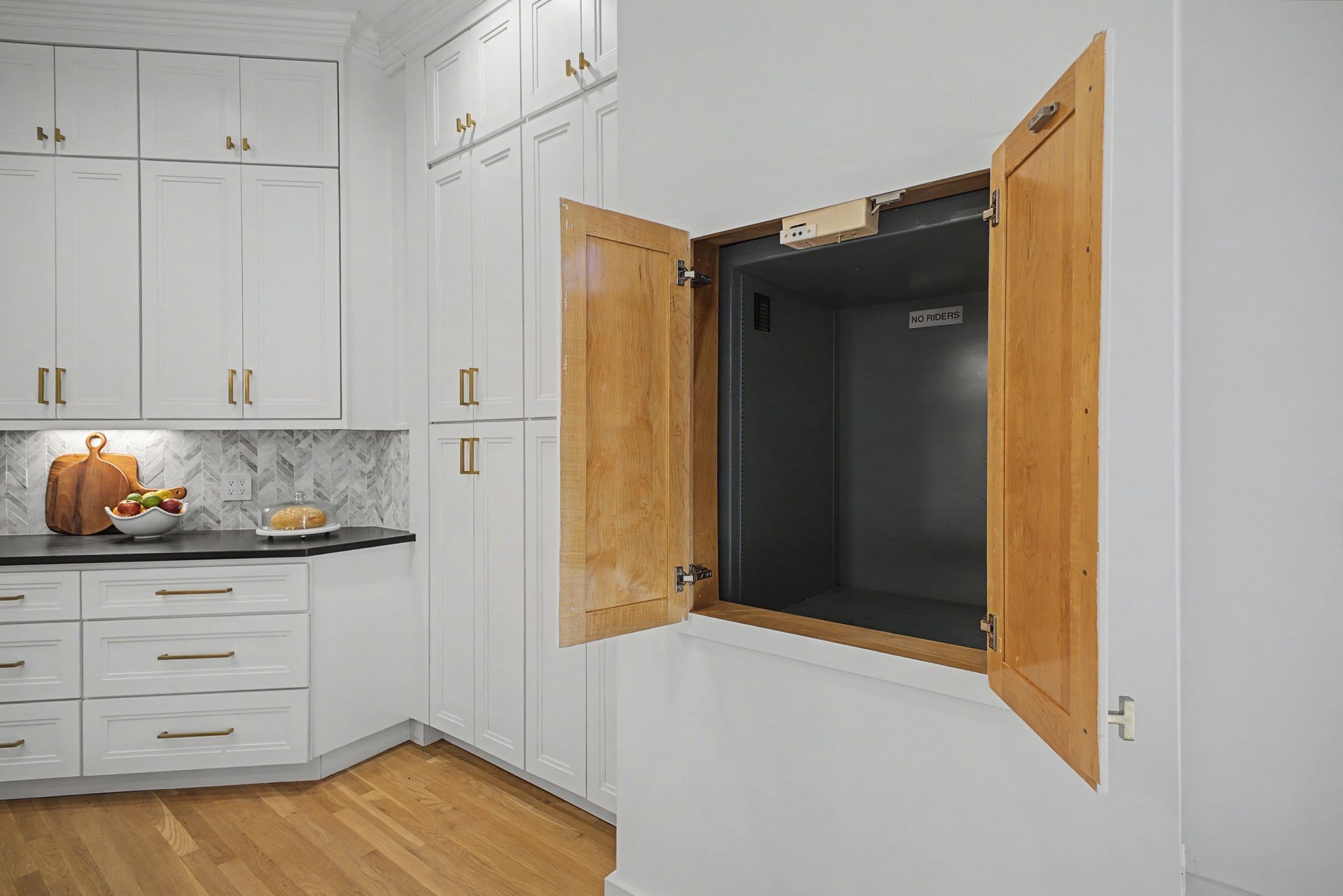6339 Johnson Chapel Road West Brentwood, TN 37027 - Photo 20 of 82 a view of kitchen with wooden floor
