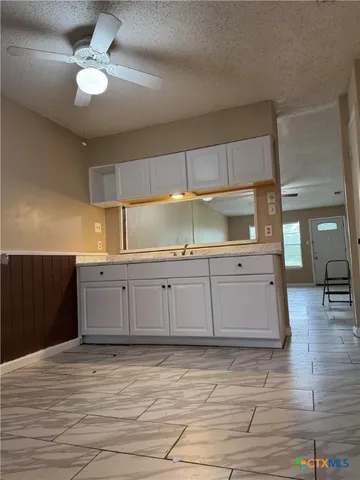 $1,100 | 1051 Country Club Drive, Unit 10, Seguin, TX 78155