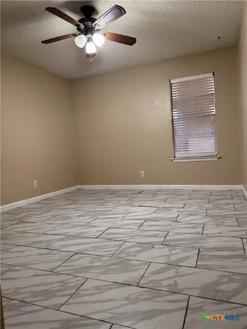$1,100 | 1051 Country Club Drive, Unit 10, Seguin, TX 78155