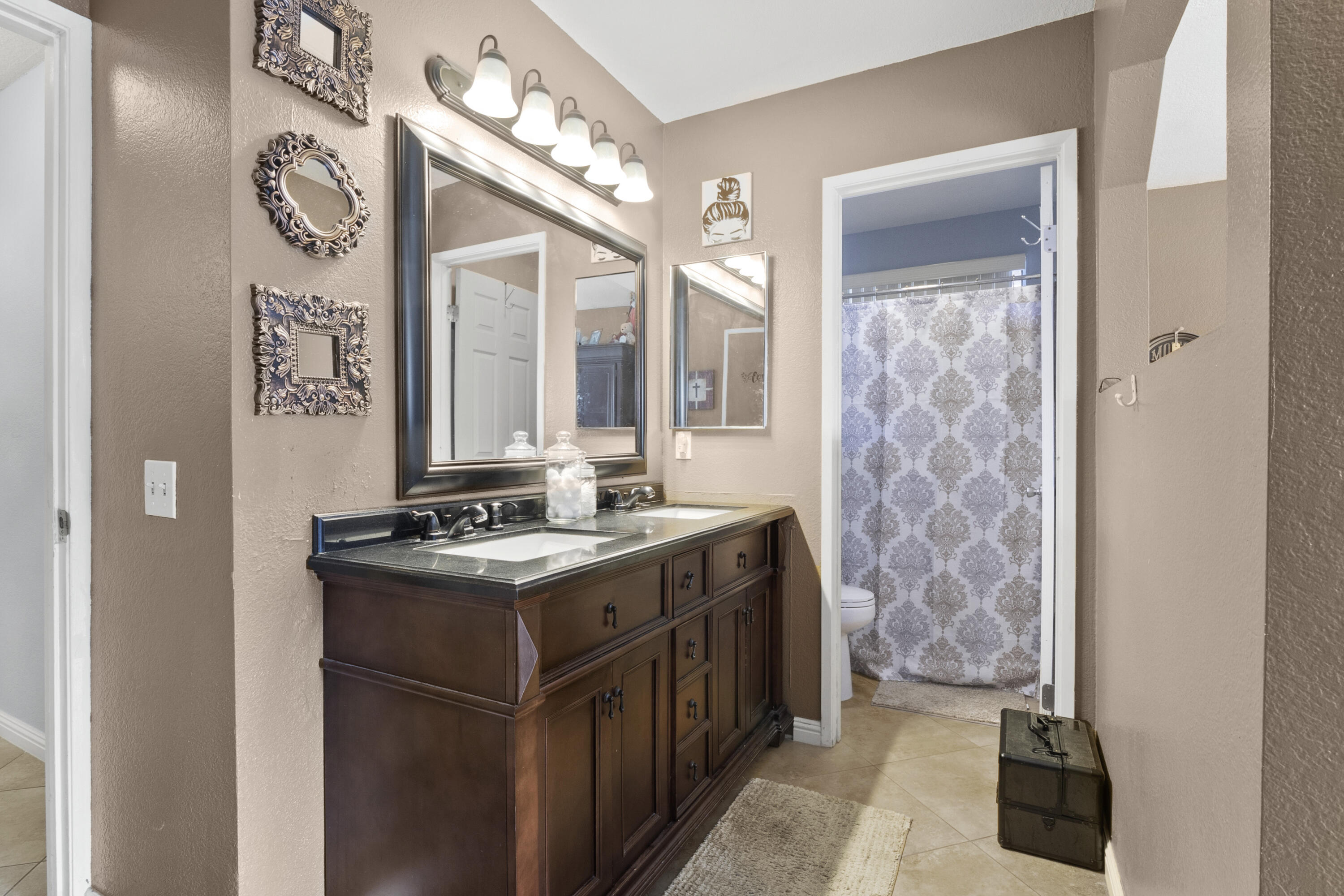 44039 Ruthron Avenue Lancaster, CA 93536 - Photo 11 of 23 Ruthron Ave_015