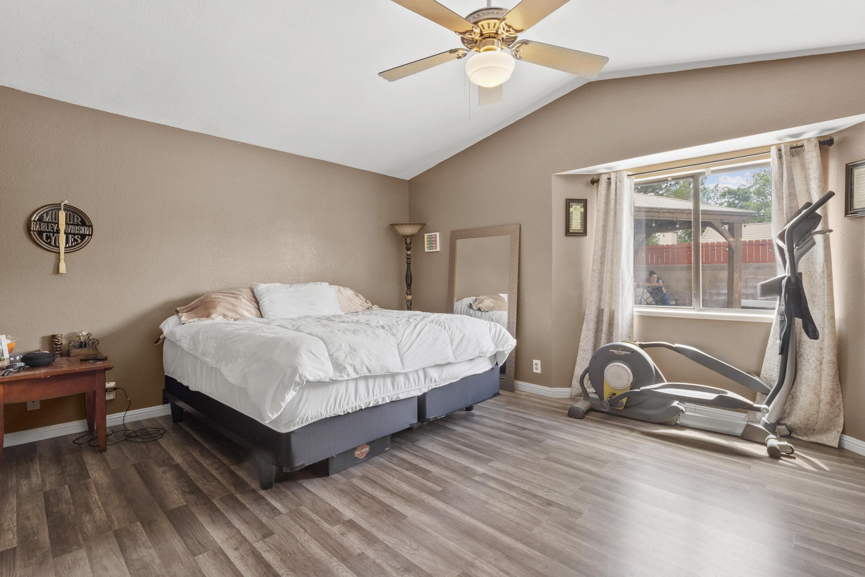 44039 Ruthron Avenue Lancaster, CA 93536 - Photo 8 of 23 Ruthron Ave_017