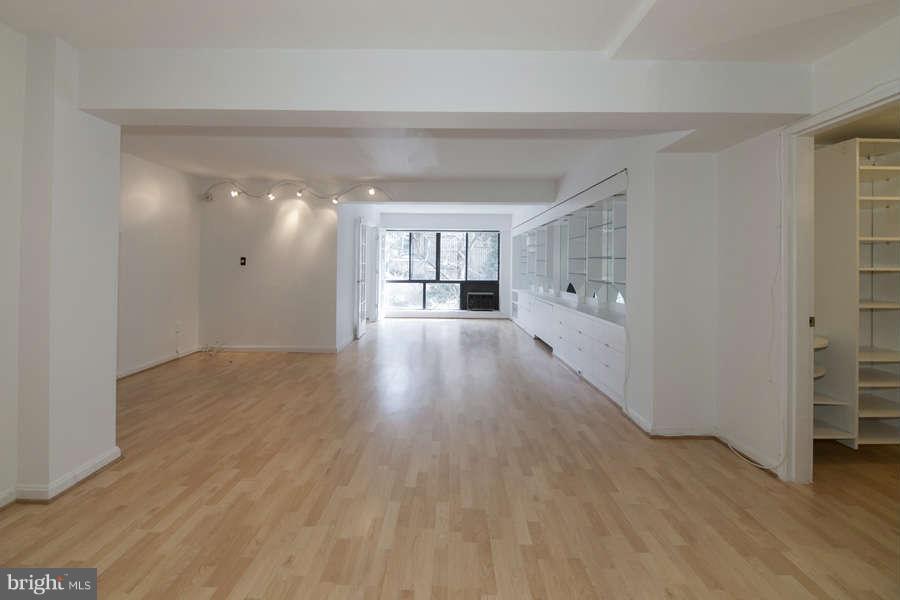 3901 Tunlaw Road Northwest, Unit 401 Washington, DC 20007 - Photo 11 of 27 Interior (General)
