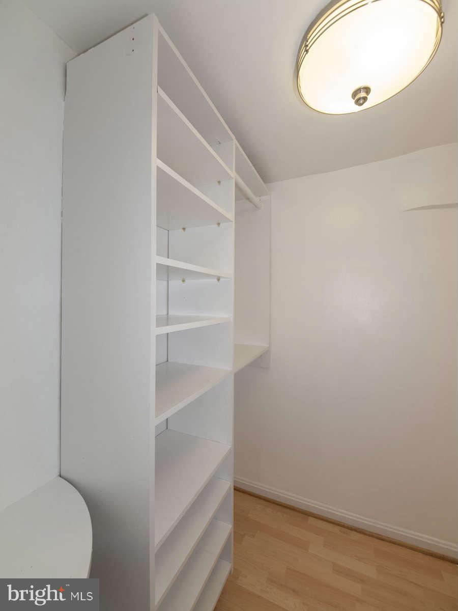 3901 Tunlaw Road Northwest, Unit 401 Washington, DC 20007 - Photo 15 of 27 Interior (General)