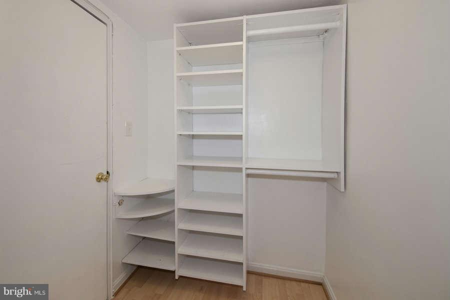 3901 Tunlaw Road Northwest, Unit 401 Washington, DC 20007 - Photo 16 of 27 Interior (General)