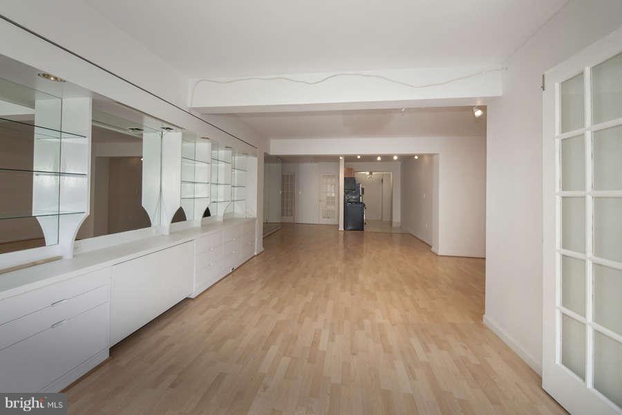 3901 Tunlaw Road Northwest, Unit 401 Washington, DC 20007 - Photo 20 of 27 Interior (General)