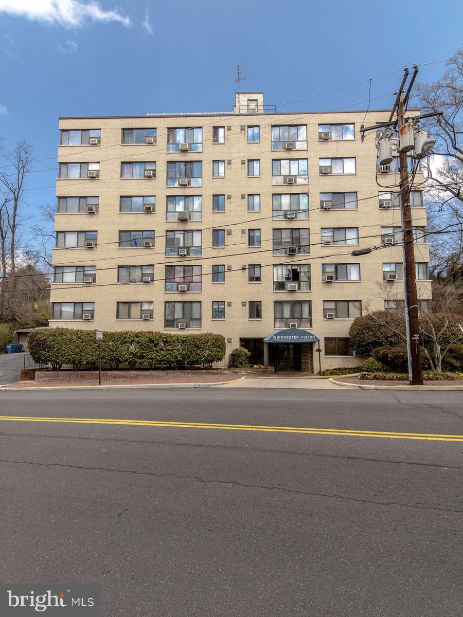 3901 Tunlaw Road Northwest, Unit 401 Washington, DC 20007 - Photo 3 of 27 Exterior (Front)