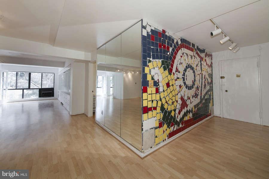 3901 Tunlaw Road Northwest, Unit 401 Washington, DC 20007 - Photo 8 of 27 Interior (General)