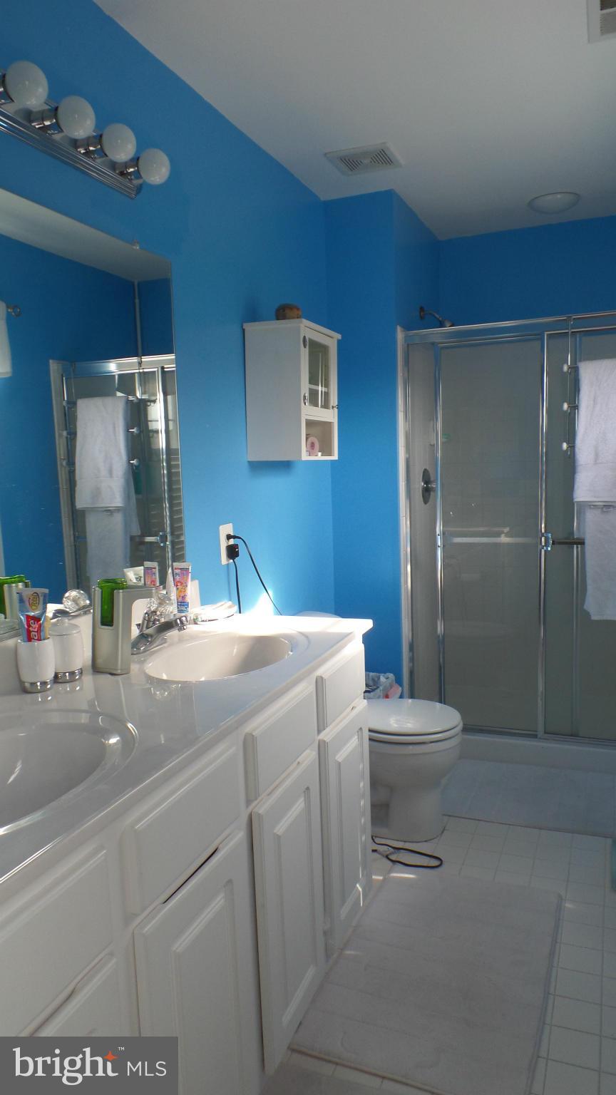 126 Commodore Drive Baltimore, MD 21221 - Photo 26 of 30 Bath (Master)
