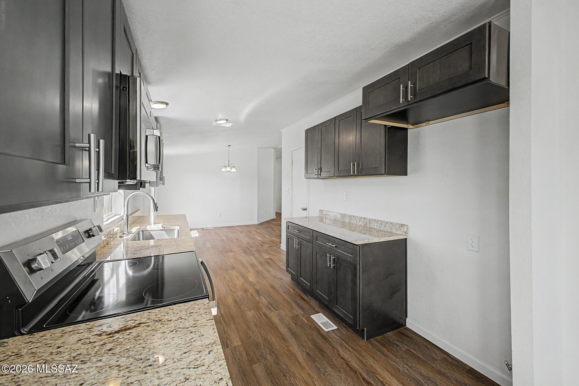 7850 South Worden Road Tucson, AZ 85735 - Photo 14 of 40 Kitchen