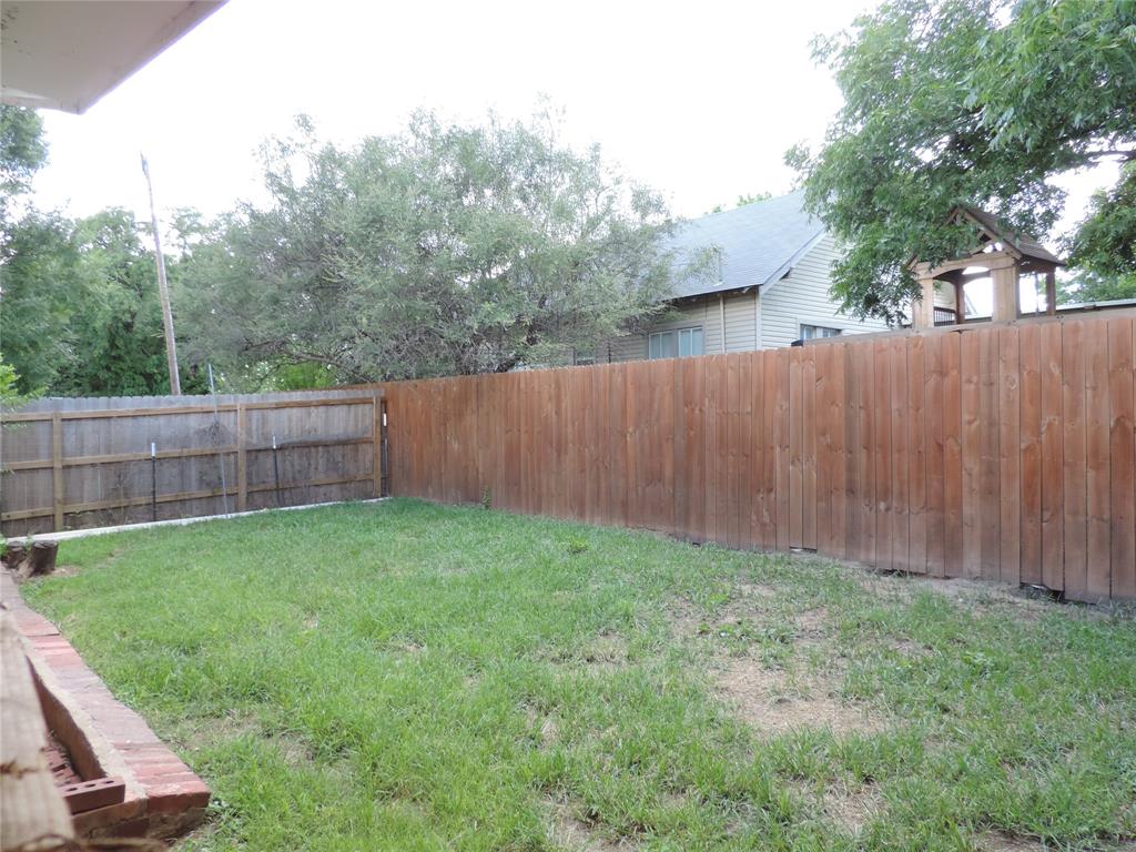581 Alexander Road Stephenville, TX 76401 - Photo 5 of 34