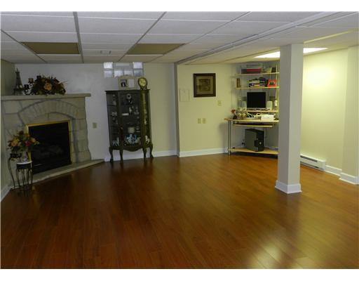 932 Old State Road New Castle, PA 16101 - Photo 11 of 14 Family Room.