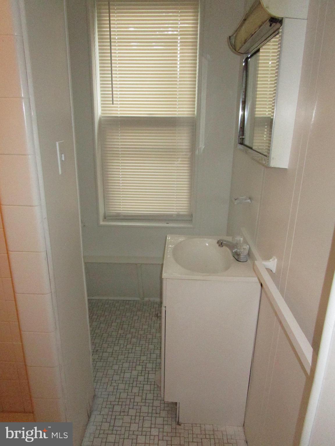 818 Wynnewood Road, Unit 3 Philadelphia, PA 19151 - Photo 6 of 29 Full Bath
