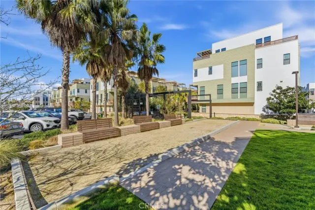 $5,700 | 669 West 17th Street, San Bernardino, CA 92405