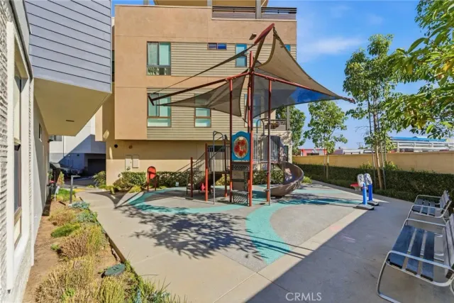 $5,700 | 669 West 17th Street, San Bernardino, CA 92405