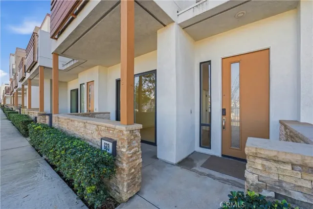 $5,700 | 669 West 17th Street, San Bernardino, CA 92405