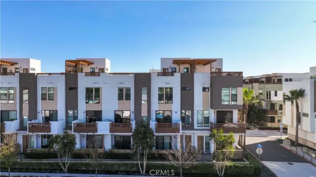 $5,700 | 669 West 17th Street, San Bernardino, CA 92405