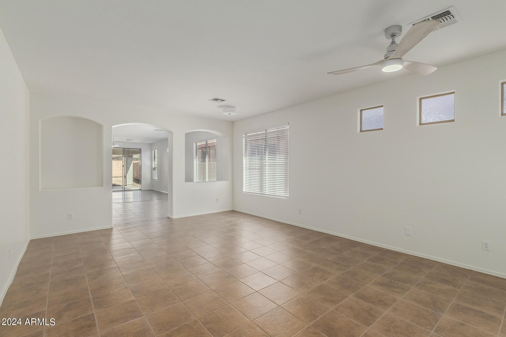 10118 West Cordes Road Tolleson, AZ 85353 - Photo 12 of 15 07 - Cordes