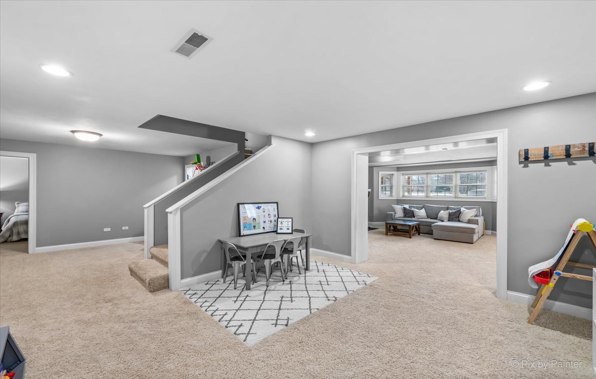 7N580 Wagontire Road St. Charles, IL 60175 - Photo 30 of 52 a view of a livingroom with furniture and furniture