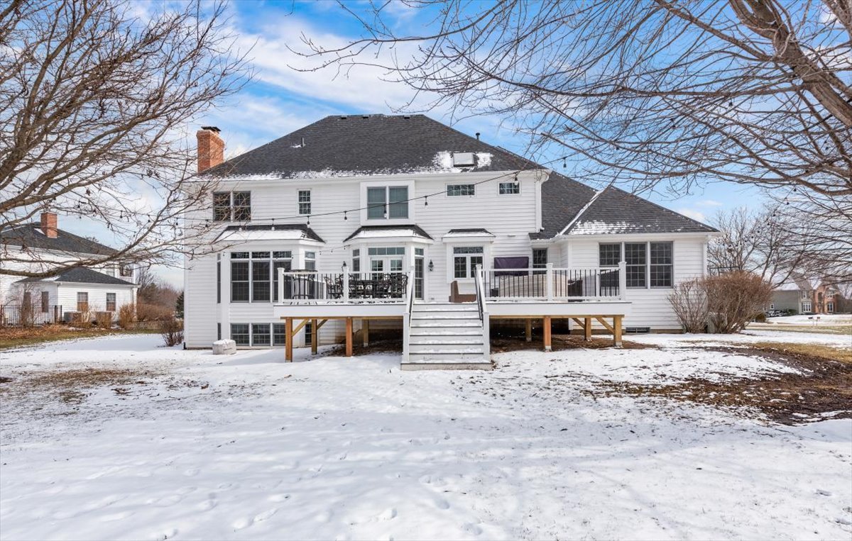 7N580 Wagontire Road St. Charles, IL 60175 - Photo 42 of 52 a front view of a large white building