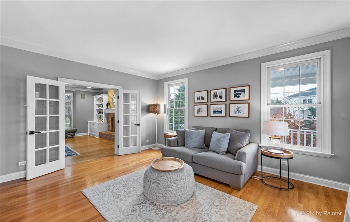 7N580 Wagontire Road St. Charles, IL 60175 - Photo 6 of 52 a living room with furniture and a window