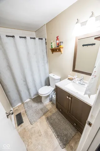 $209,900 | 909 North Drive, Crawfordsville, IN 47933