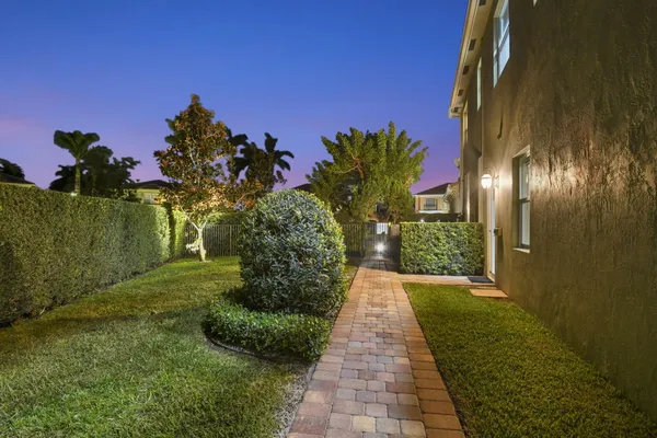 $1,695,000 | 8859 Cobblestone Point Circle, Boynton Beach, FL 33472