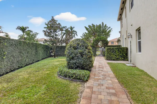 $1,695,000 | 8859 Cobblestone Point Circle, Boynton Beach, FL 33472