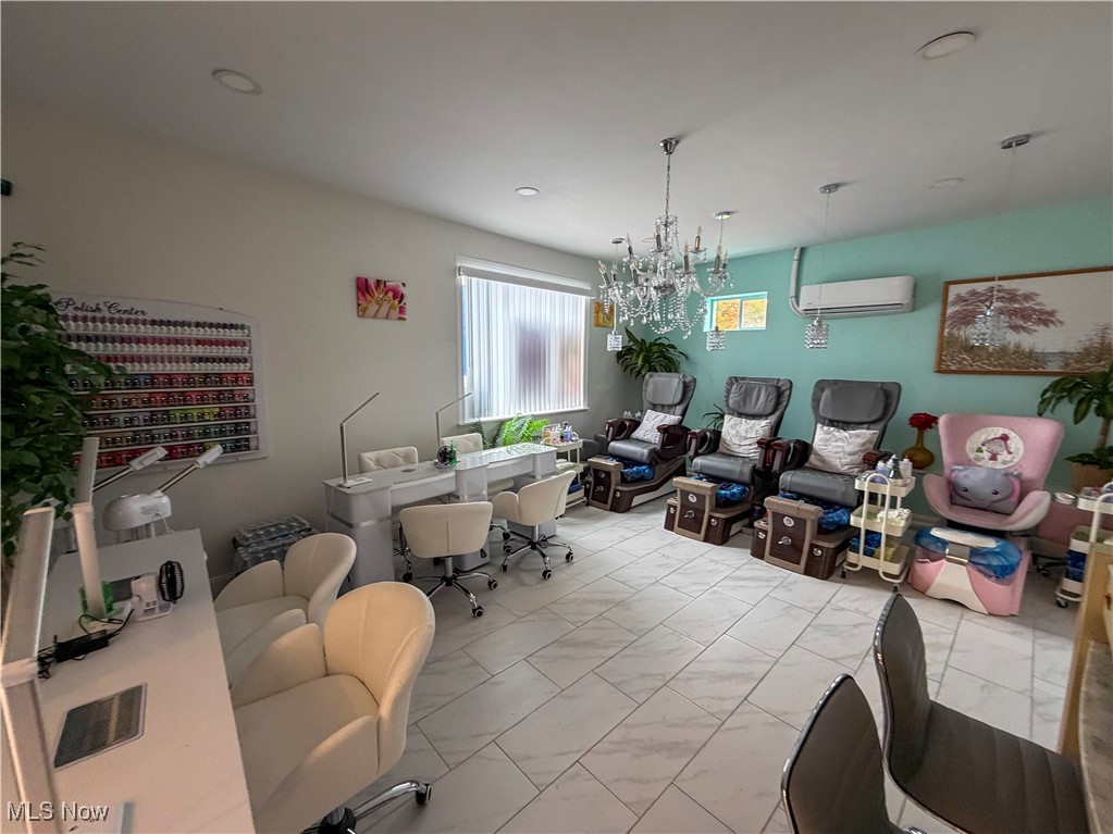 2405 Youngstown Road Southeast Warren, OH 44484 - Photo 36 of 41 Salon