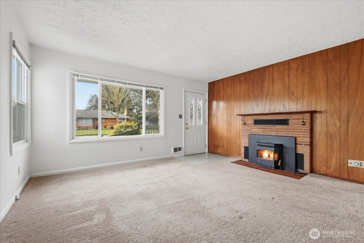 2938 Maple Street Longview, WA 98632 - Photo 2 of 20