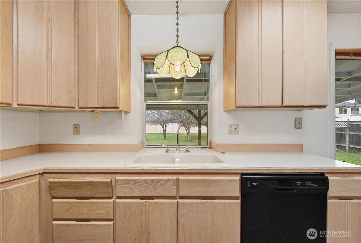 2938 Maple Street Longview, WA 98632 - Photo 8 of 20