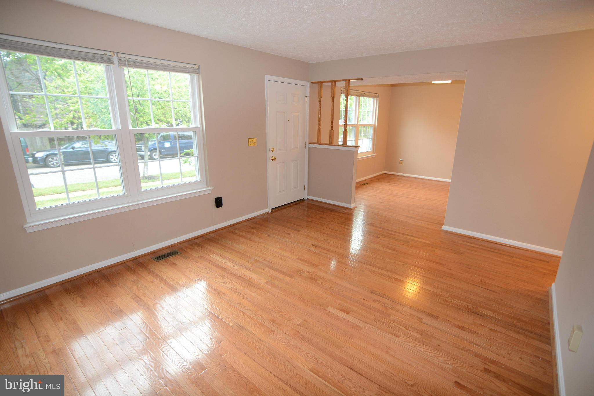 7701 Early Spring Way Severn, MD 21144 - Photo 3 of 30 Living Room