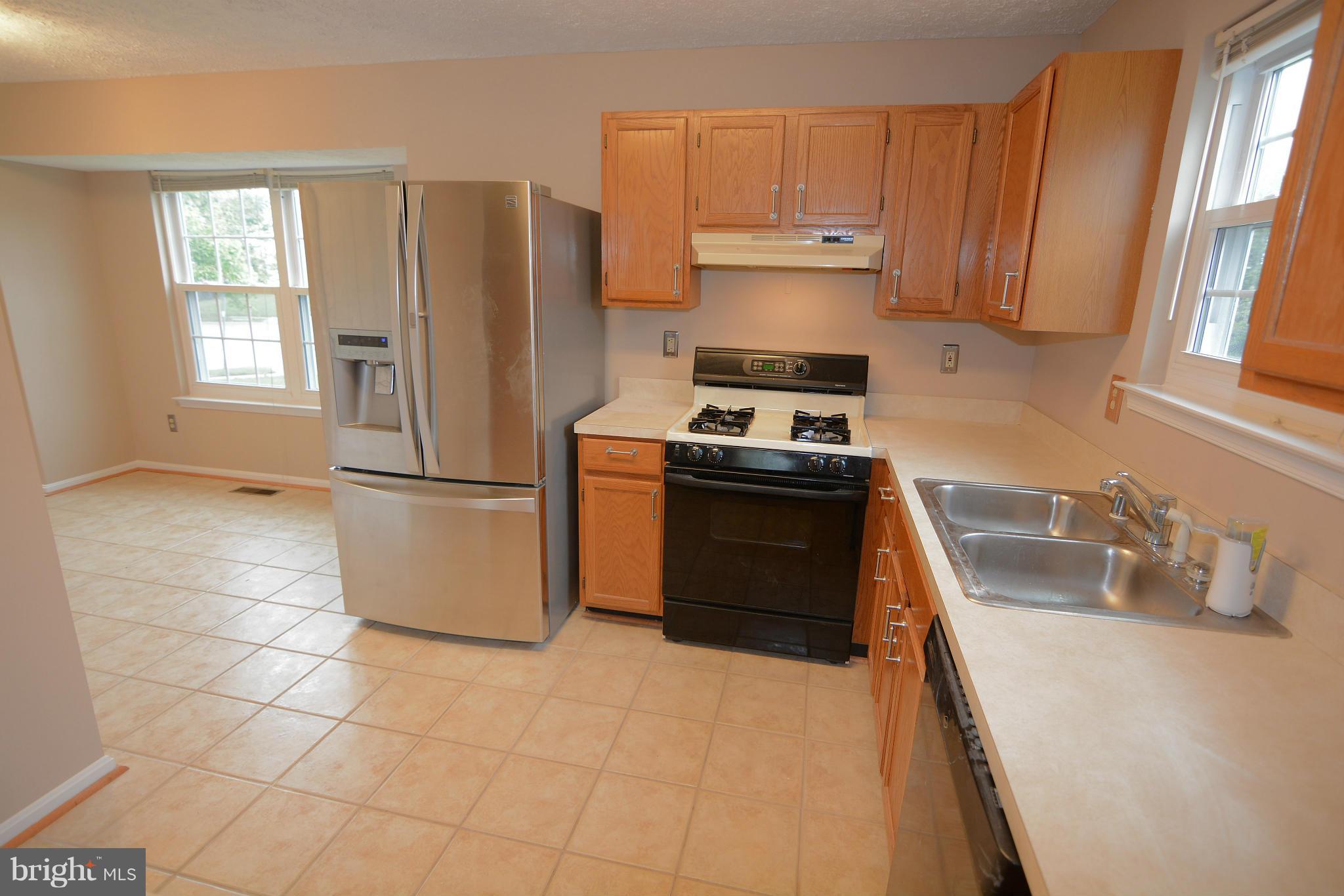 7701 Early Spring Way Severn, MD 21144 - Photo 8 of 30 Kitchen
