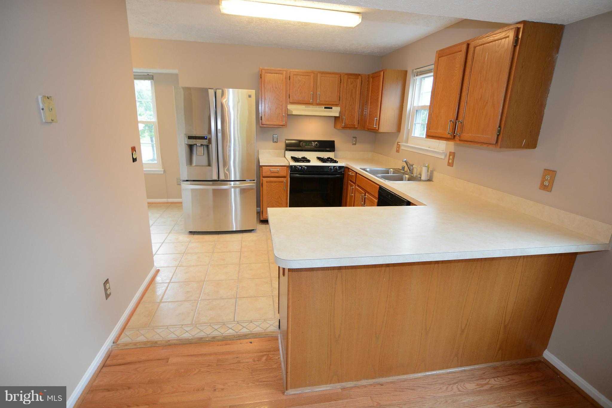 7701 Early Spring Way Severn, MD 21144 - Photo 9 of 30 Kitchen