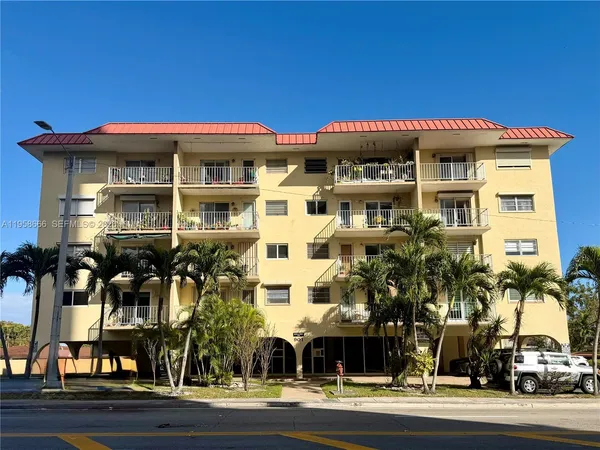 $1,795 | 901 Southwest 37th Avenue, Unit 25, Miami, FL 33135